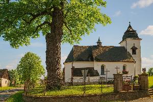 Číhošť: výlet do krajiny ticha, příběh „číhošťského zázraku“ a střed Evropy Číhošť: výlet do krajiny ticha, příběh „číhošťského zázraku“ a střed Evropy